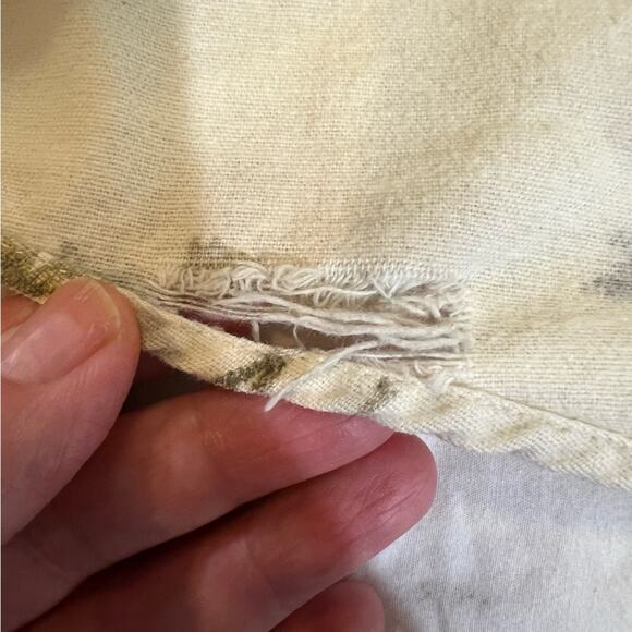 Woolrich Men’s Button Down Wild Horses Flannel size XL Off white and brown - Picture 13 of 14